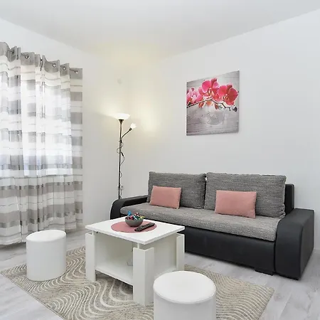 Apartamento Für 2 Personen Ca 65 Qm In červar-porat, Istrien Istrische Riviera *