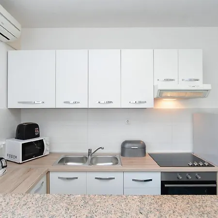 Für 2 Personen Ca 65 Qm In červar-porat, Istrien Istrische Riviera Apartamento *