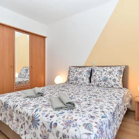 Für 2 Personen Ca 65 Qm In červar-porat, Istrien Istrische Riviera * Poreč