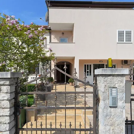 Apartamento Für 2 Personen Ca 65 Qm In červar-porat, Istrien Istrische Riviera *